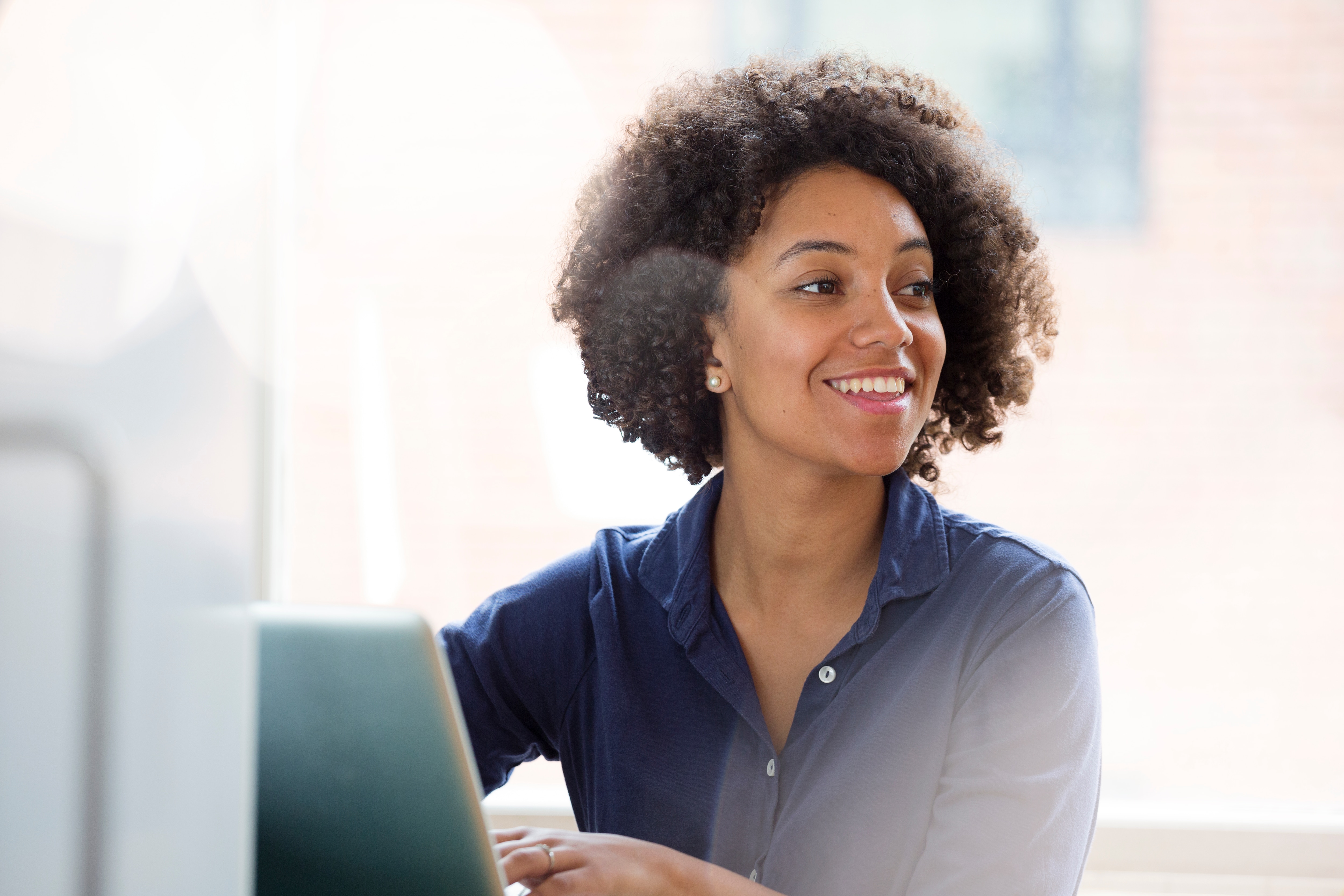 a smiling woman 